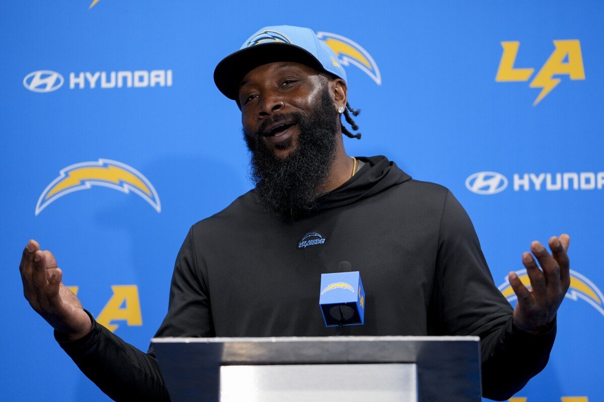 NaVorro Bowman passe de linebacker All-Pro à entraîneur adjoint des Chargers